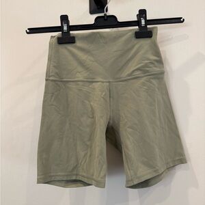 Lululemon High Rise Align Shorts, 6” (Green, 4)